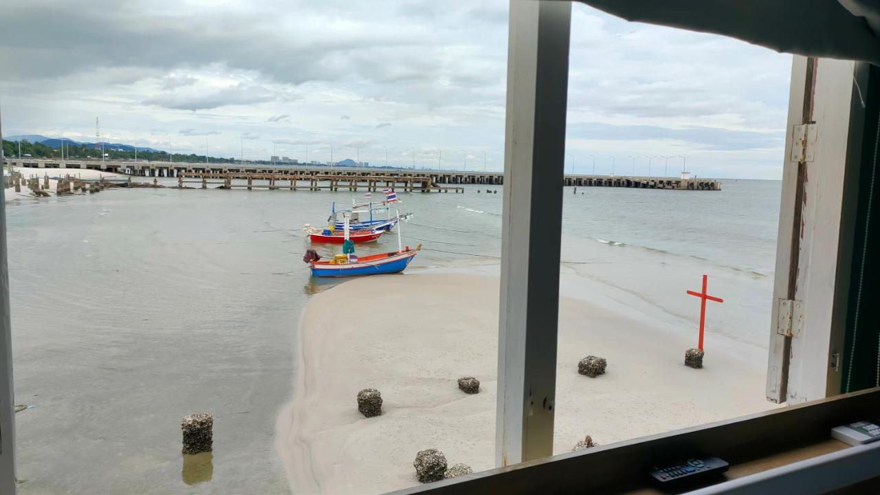 Karoon hut Hotel HHQ Buitenkant foto