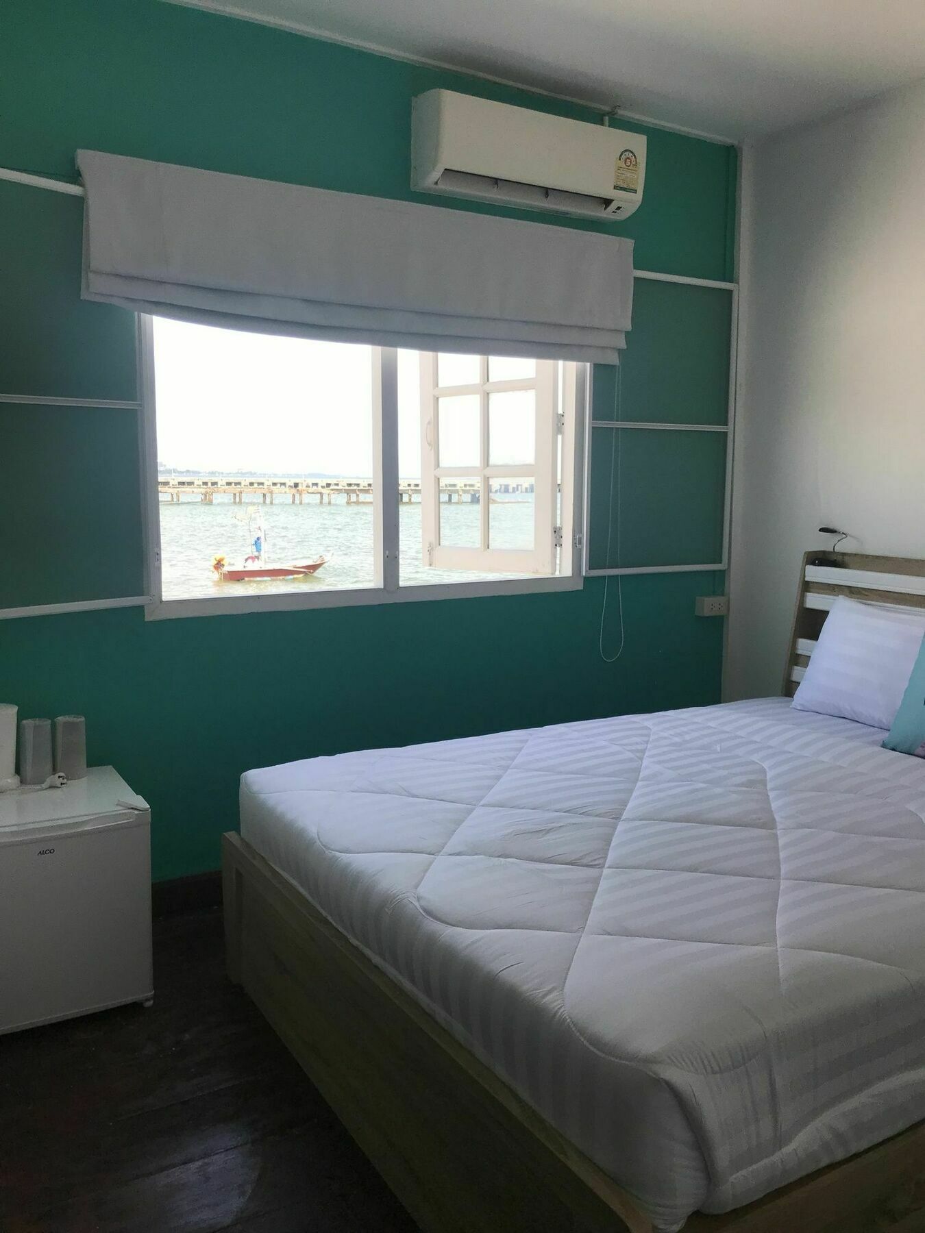 Karoon hut Hotel HHQ Buitenkant foto