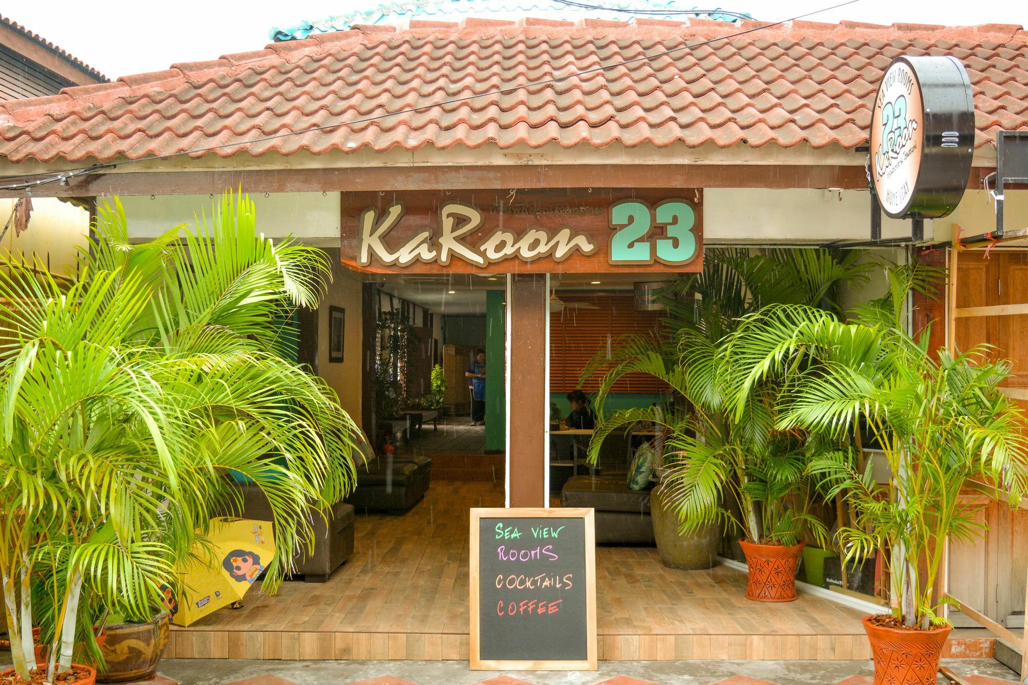 Karoon hut Hotel HHQ Buitenkant foto